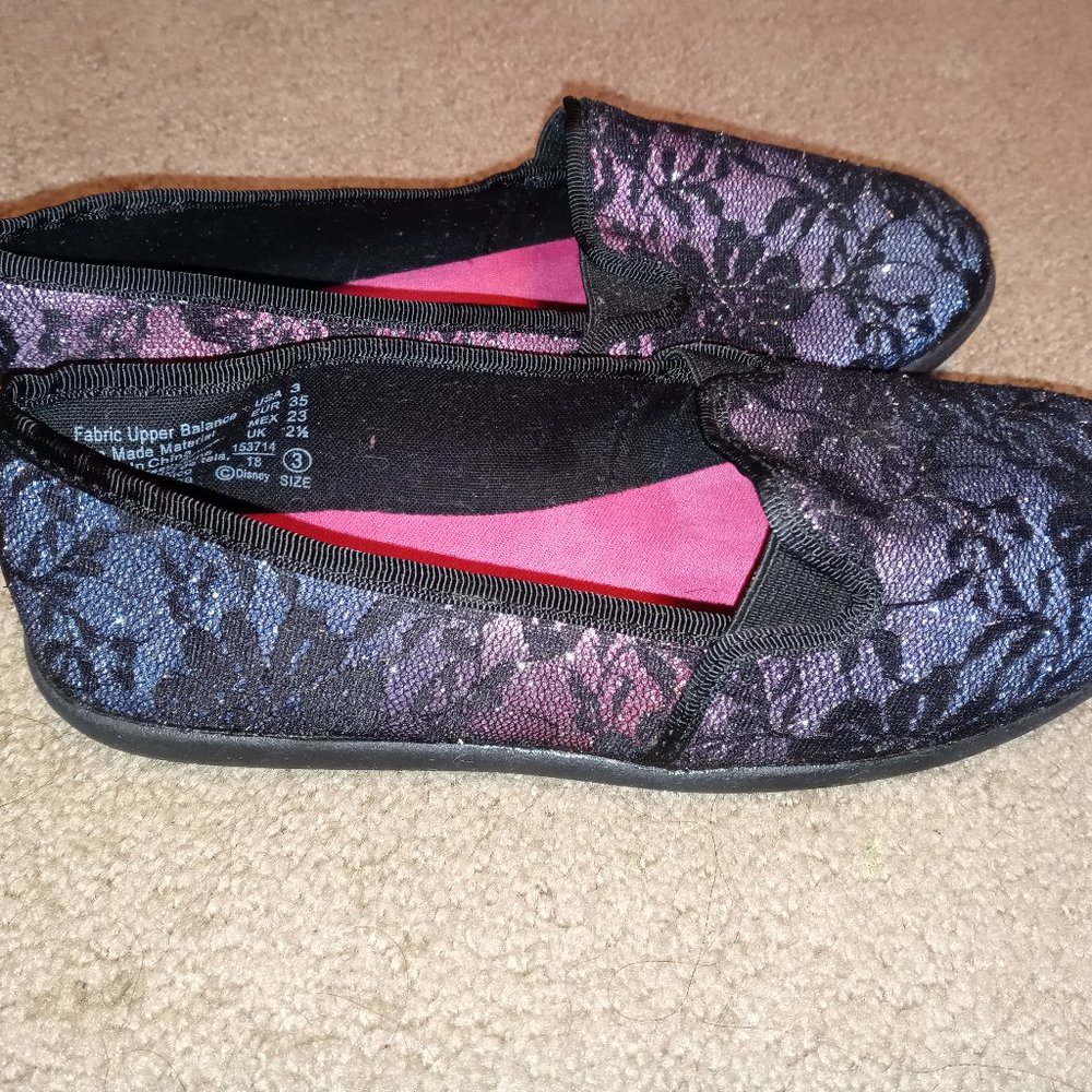 NWOT Disney Descendants GIRLS Blue & Purple with Black Lace Slip-On Flat Loafers